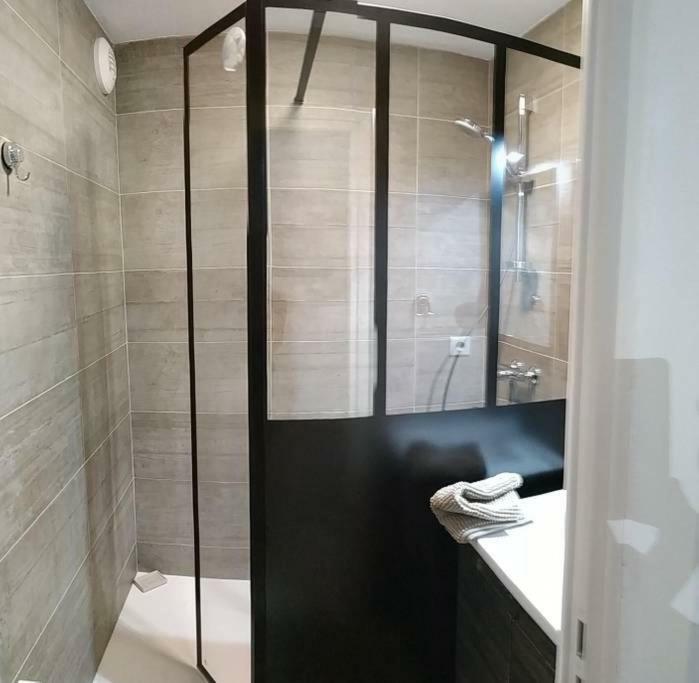 Au Coeur De Port Frejus - T2 30 M² - Tout A Pied Екстер'єр фото