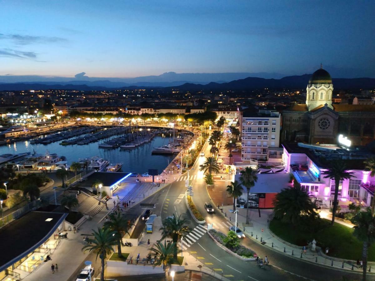 Au Coeur De Port Frejus - T2 30 M² - Tout A Pied Екстер'єр фото