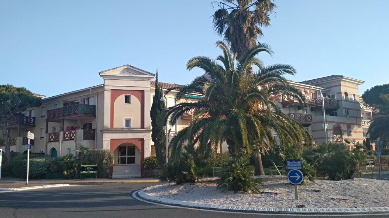Au Coeur De Port Frejus - T2 30 M² - Tout A Pied Екстер'єр фото